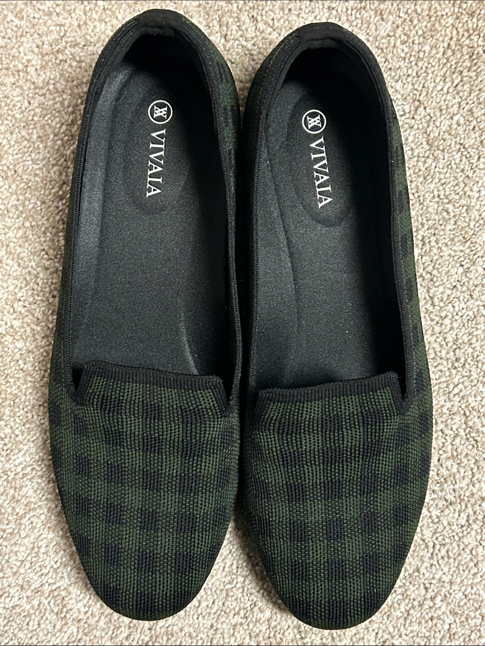NWOT VIVAIA ‘Claire’ Round Toe Black/Green Flats, Euro 40/US 9